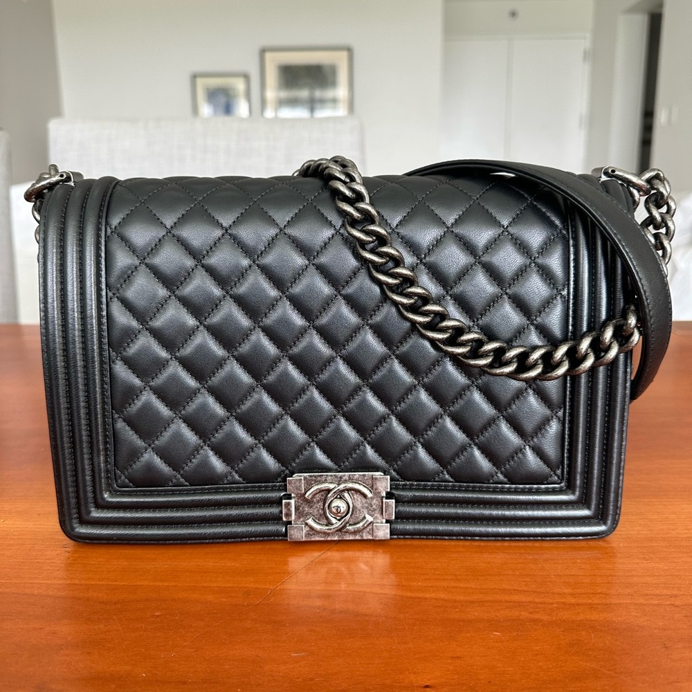 Chanel Boy New Medium 🌟SOLD Locally🌟